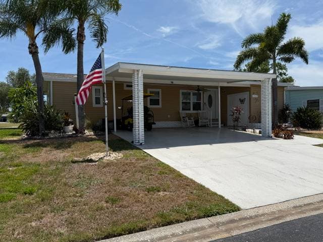 Manufactured home in Ruskin, FL 33570