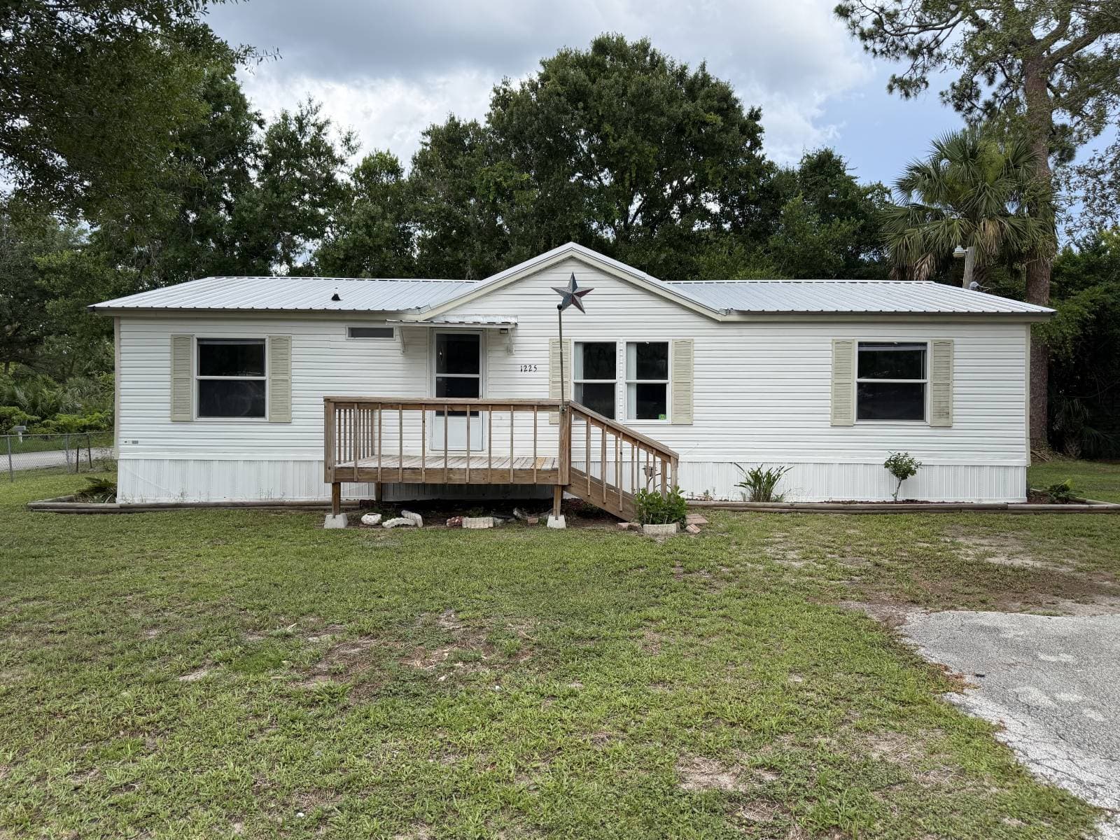 Manufactured home in Ormond Beach, FL 32174