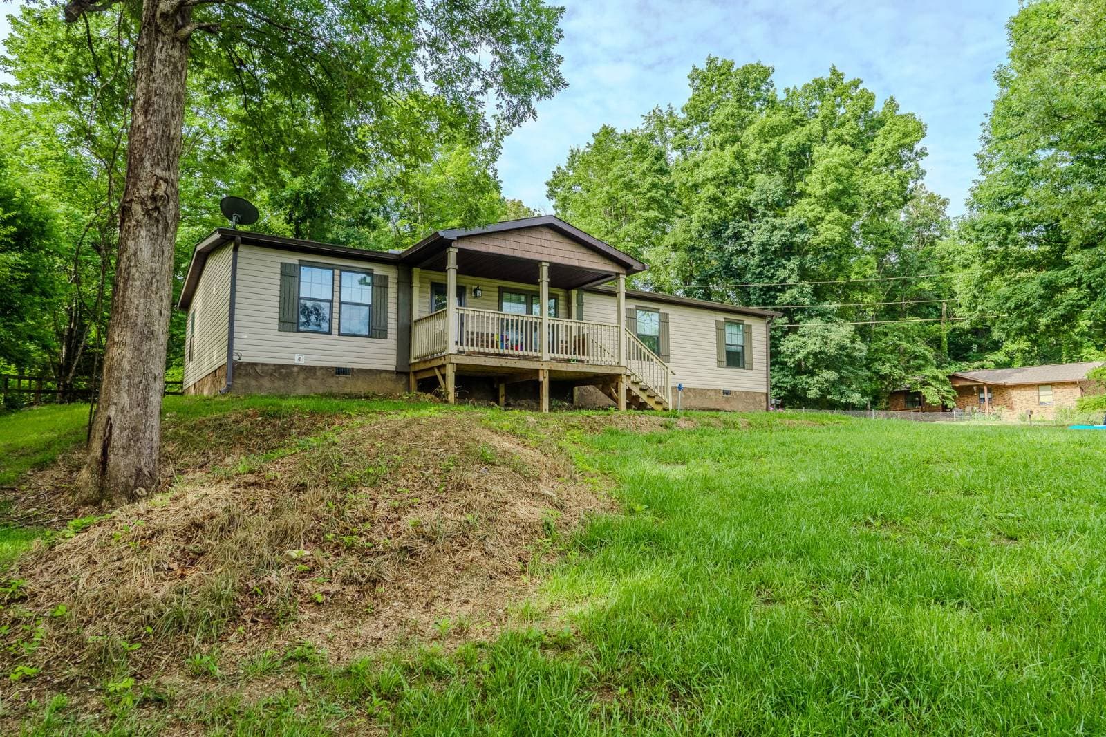 Manufactured home in Pigeon Forge, TN 37863