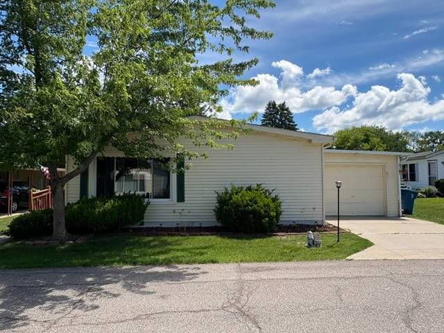 Manufactured home in Rochester Hills, MI 48309