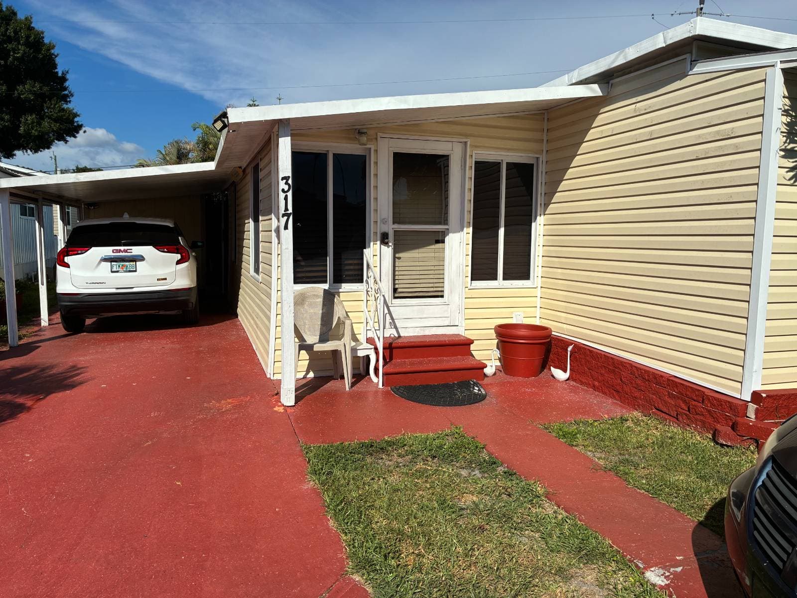 Manufactured home in St Petersburg, FL 33714