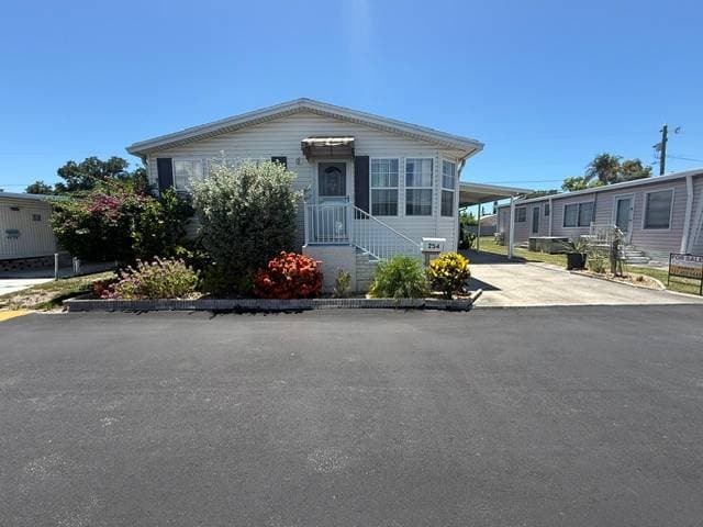 Manufactured home in Clearwater, FL 33765