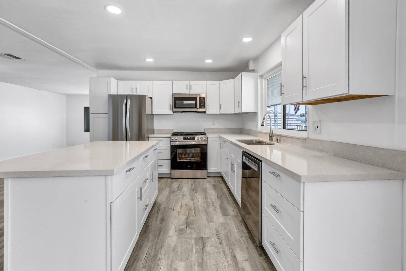 Manufactured home in Santee, CA 92071