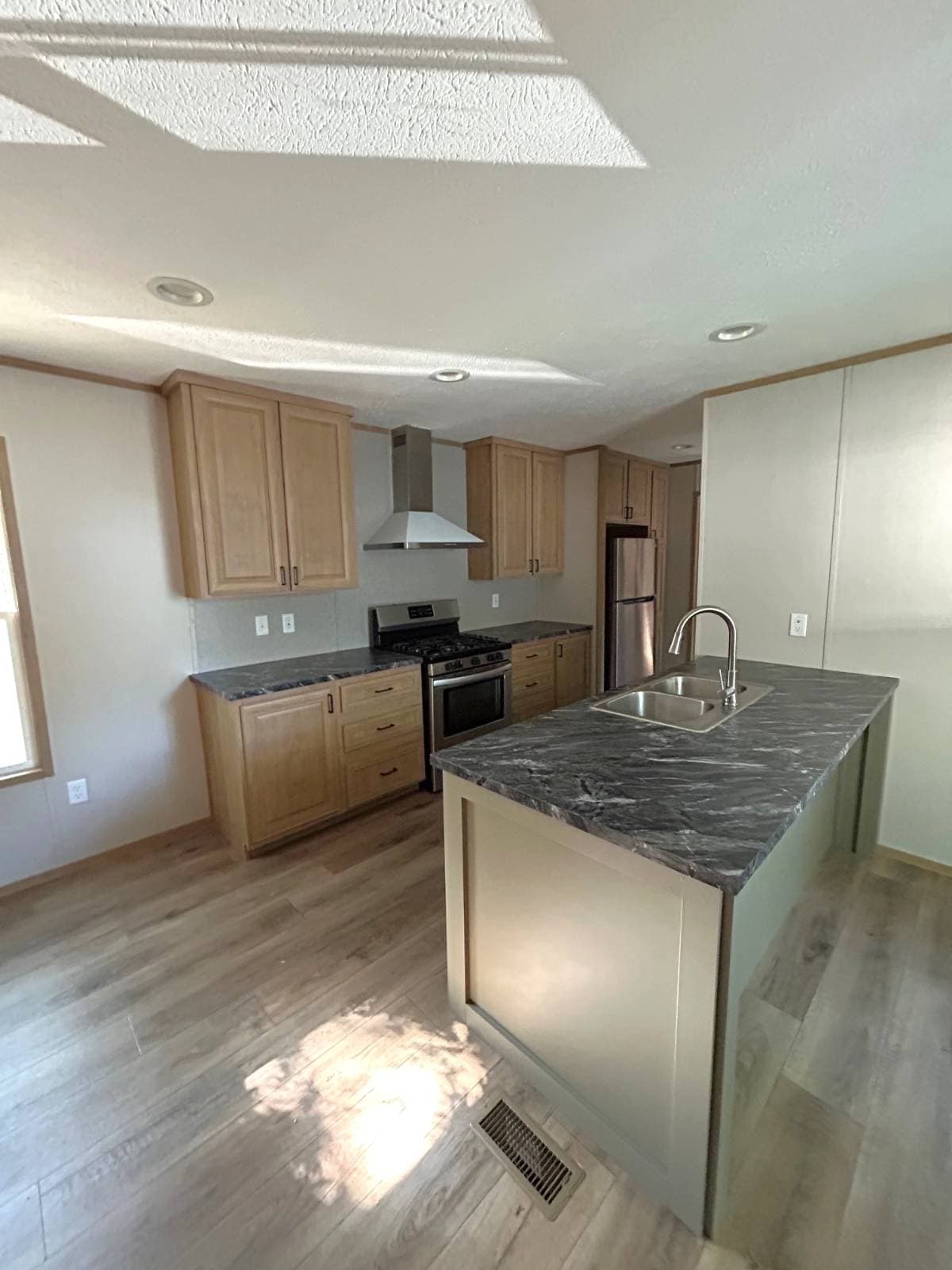 Manufactured home in Erie, PA 16510