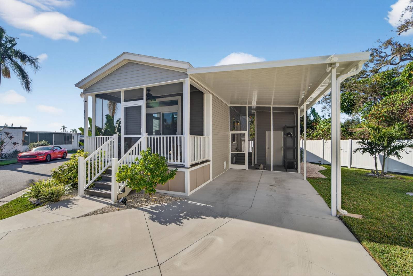 Manufactured home in Sarasota, FL 34234