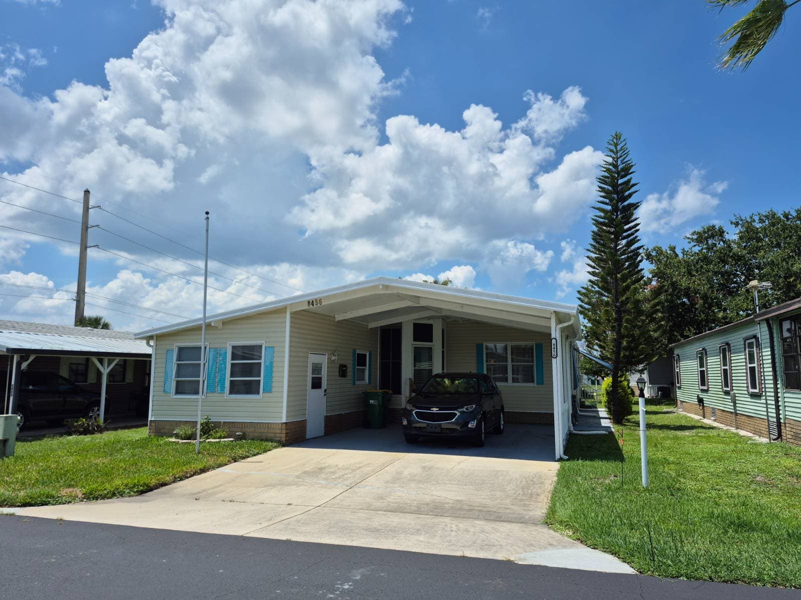 Manufactured home in Micco, FL 32976