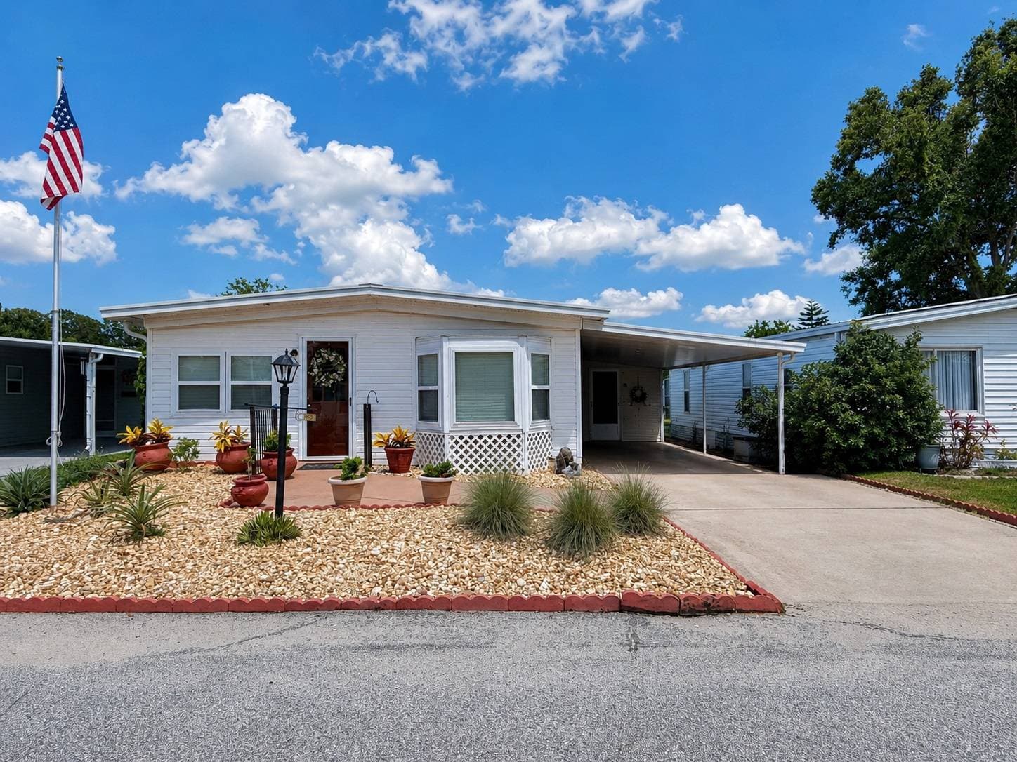 Manufactured home in Valrico, FL 33594