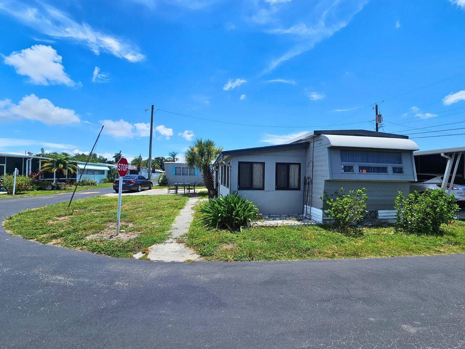 Manufactured home in Bradenton, FL 34205