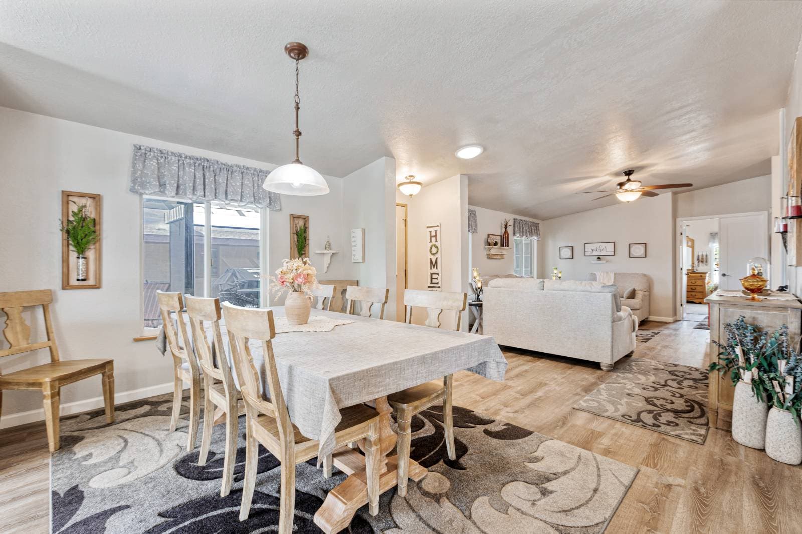 Manufactured home in Mesa, AZ 85215