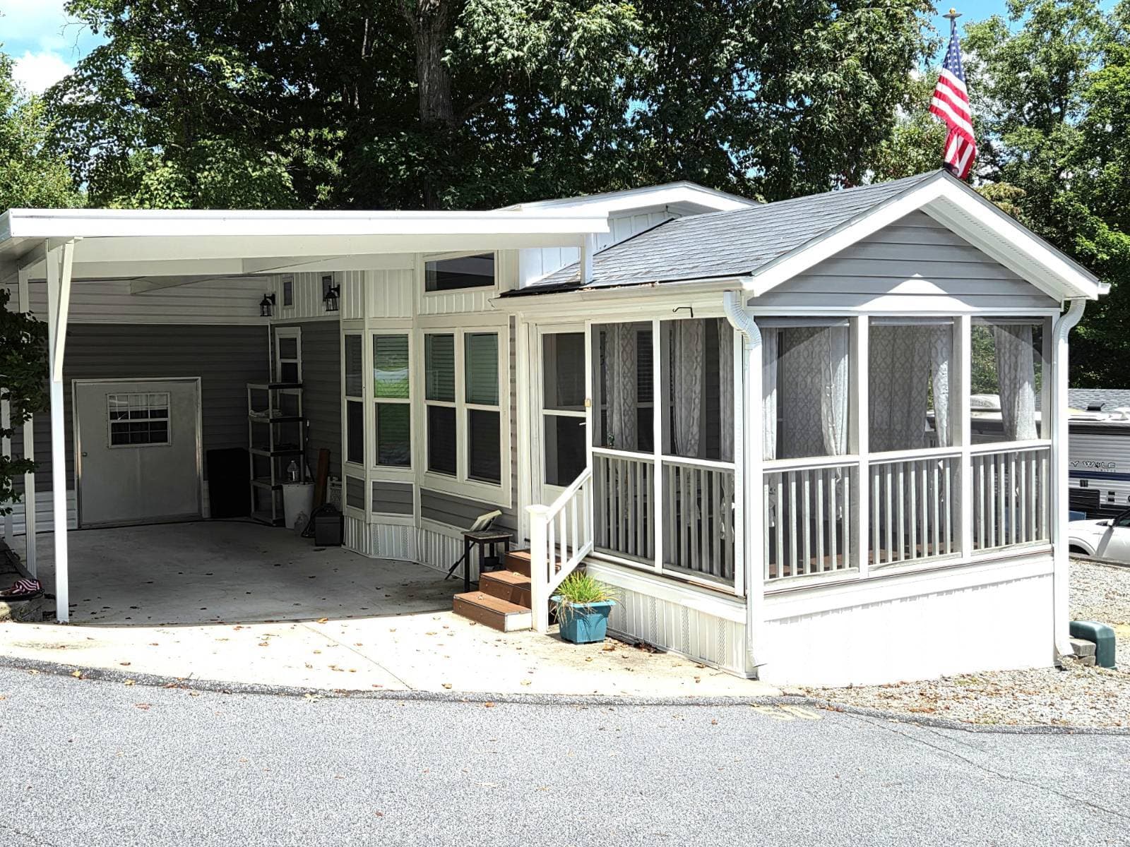Front with carport