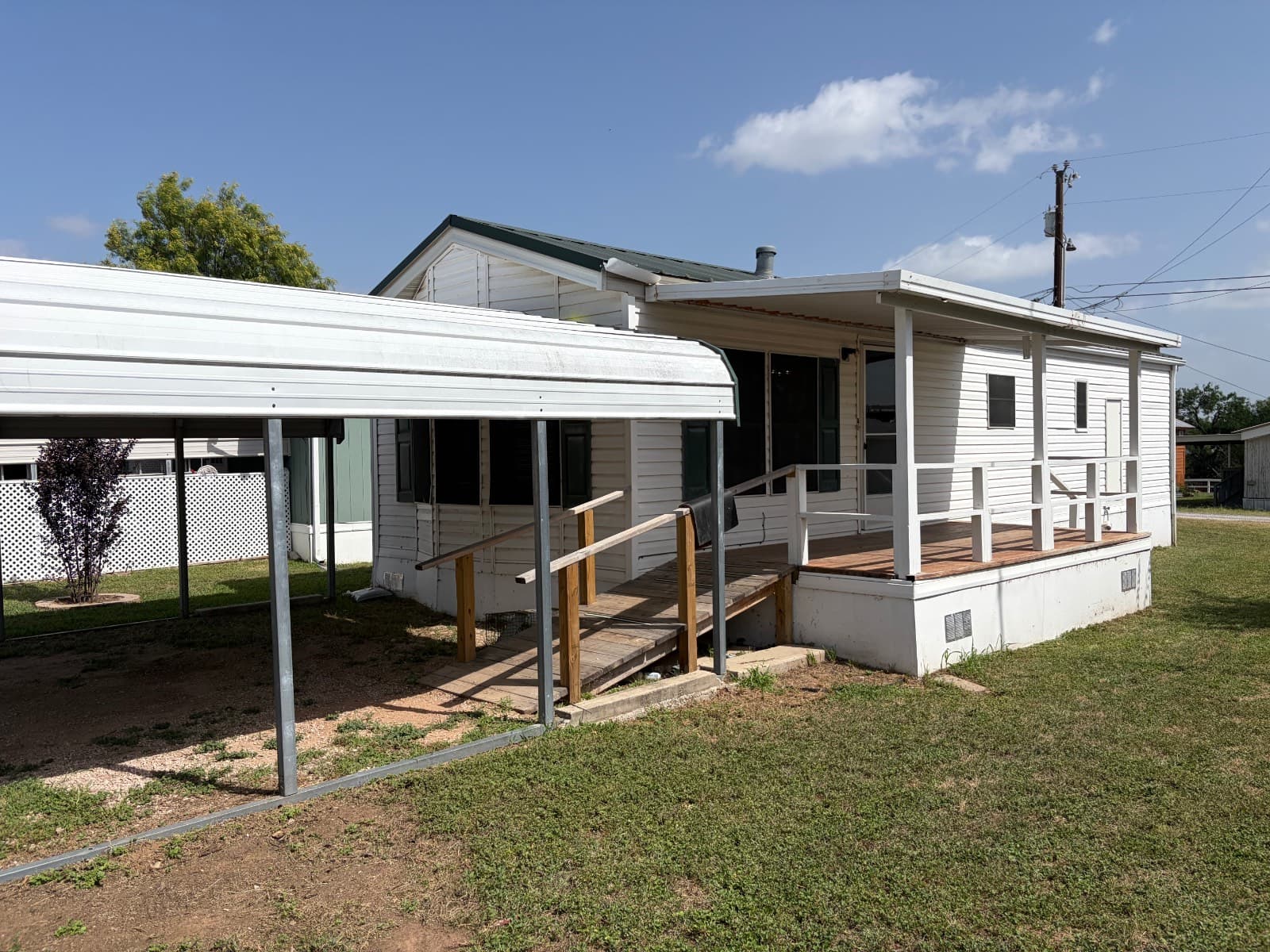 Manufactured home in Kingsland, TX 78639