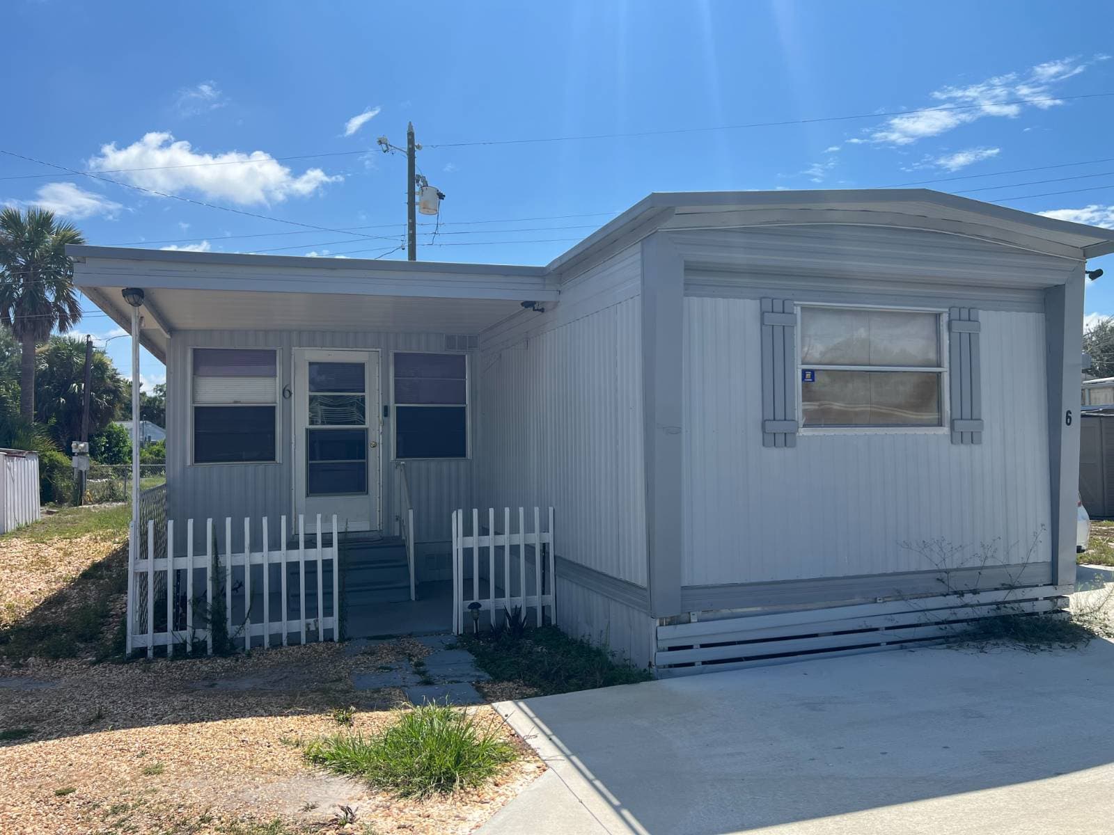 Manufactured home in Mount Dora, FL 32757