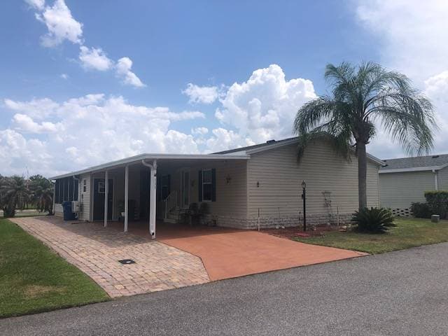 Manufactured home in Winter Haven, FL 33881