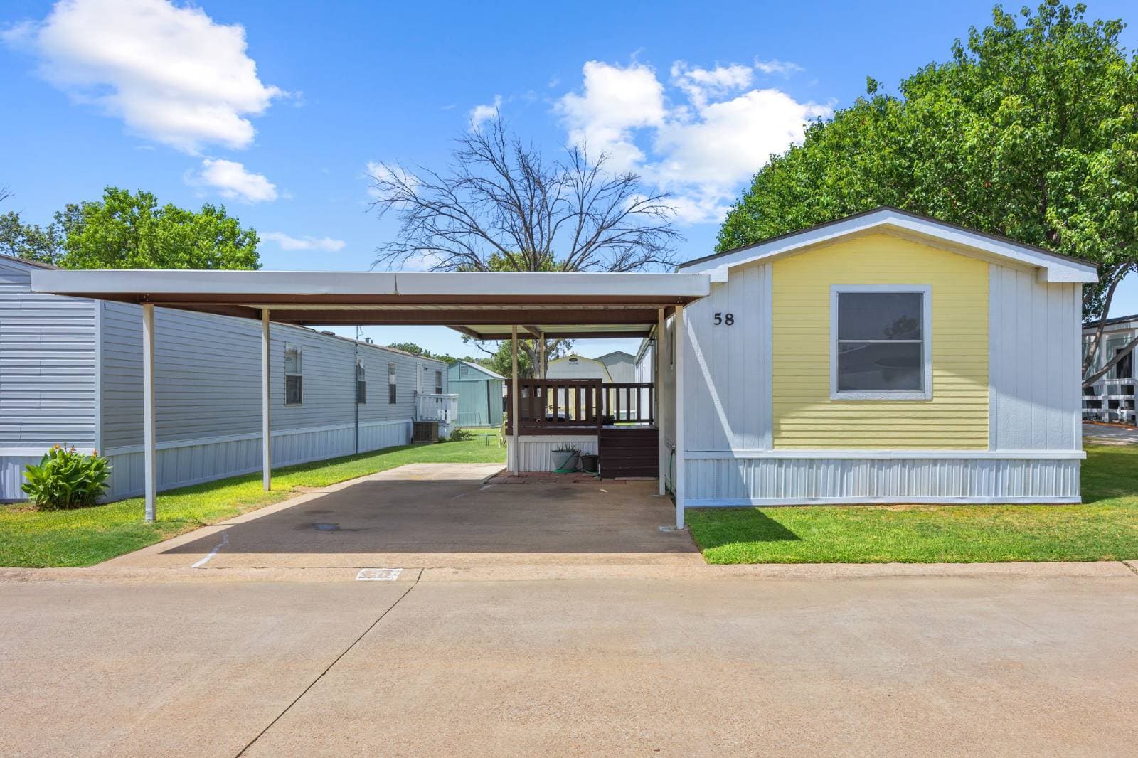 Manufactured home in Lewisville, TX 75067