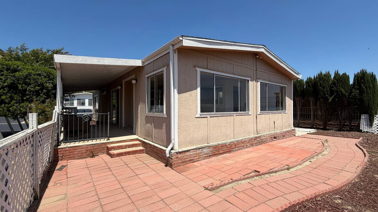 Manufactured home in West Hills, CA 91304