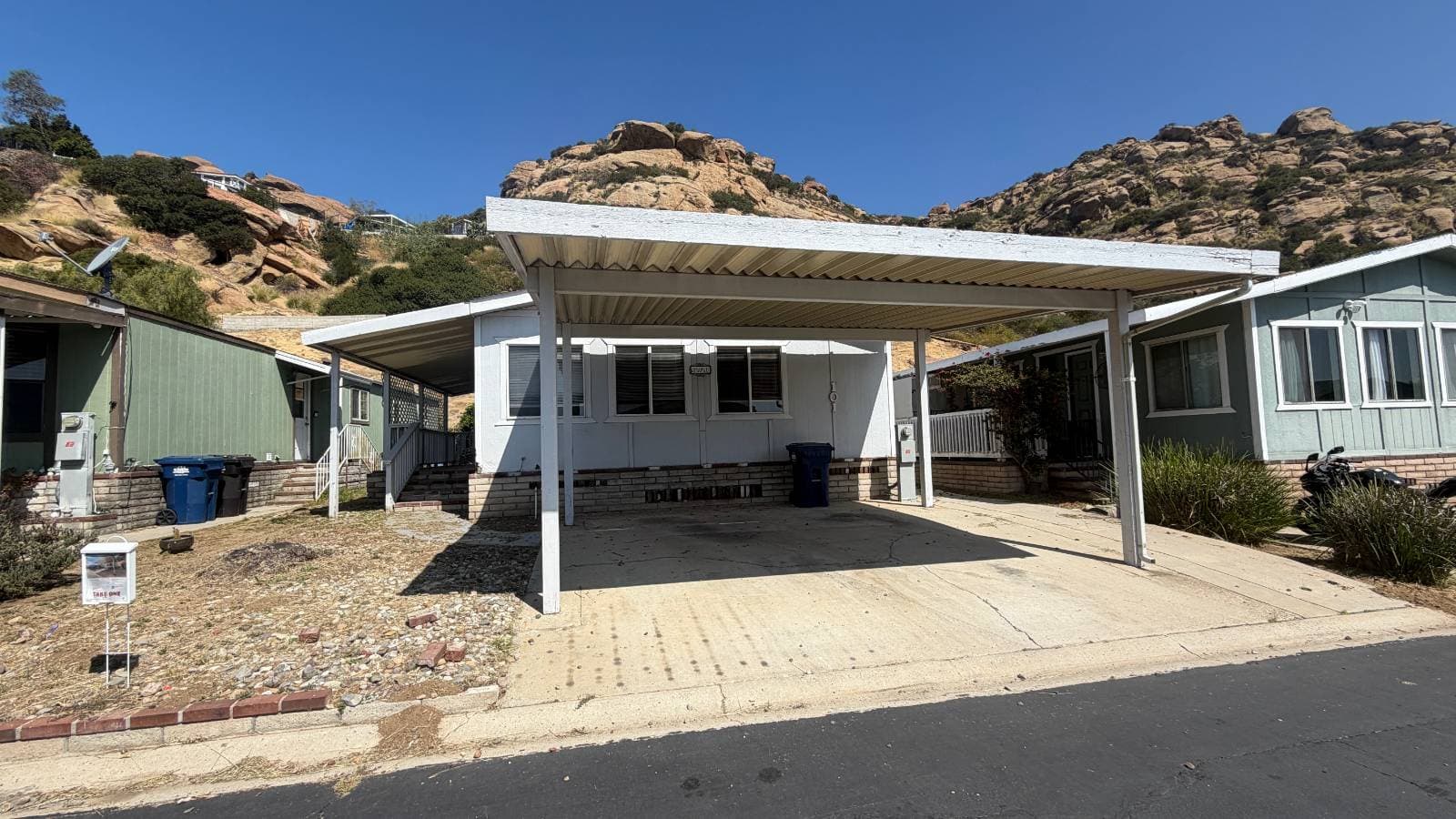 Manufactured home in West Hills, CA 91304