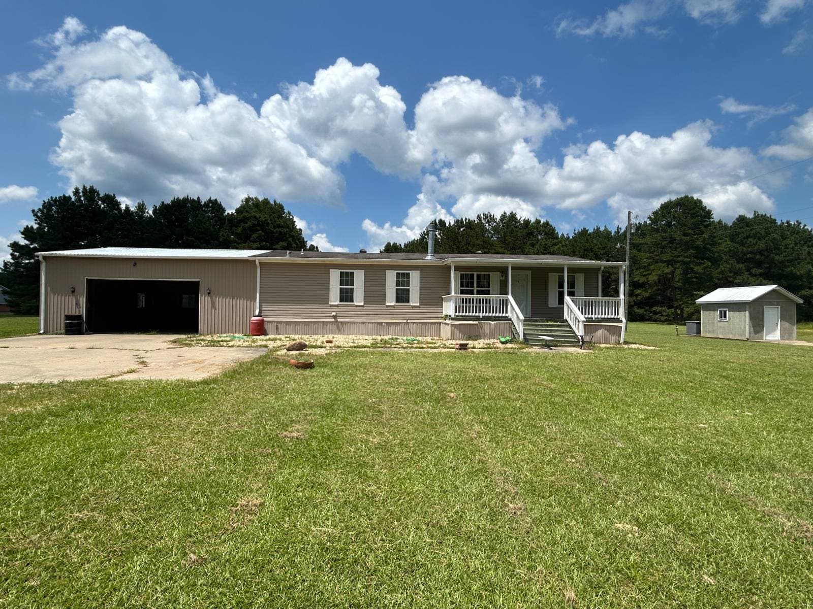 Manufactured home in Magnolia, AR 71753