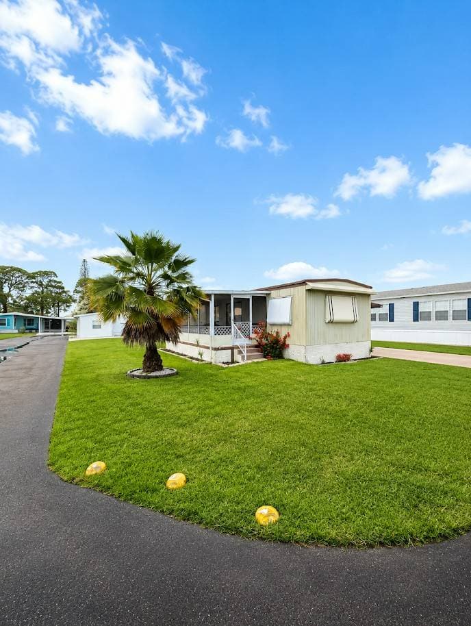 Manufactured home in Fort Pierce, FL 34946