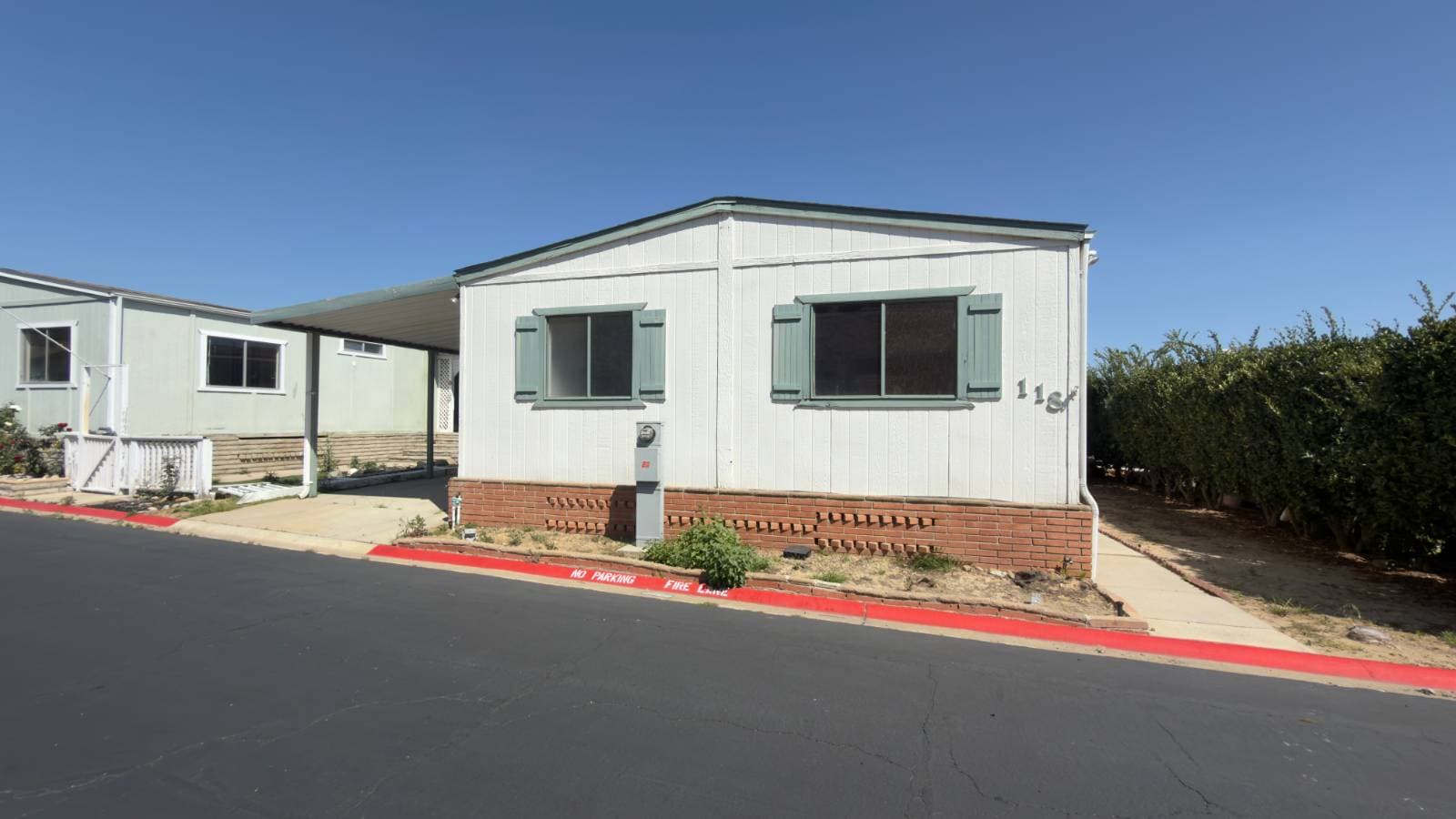 Manufactured home in West Hills, CA 91304
