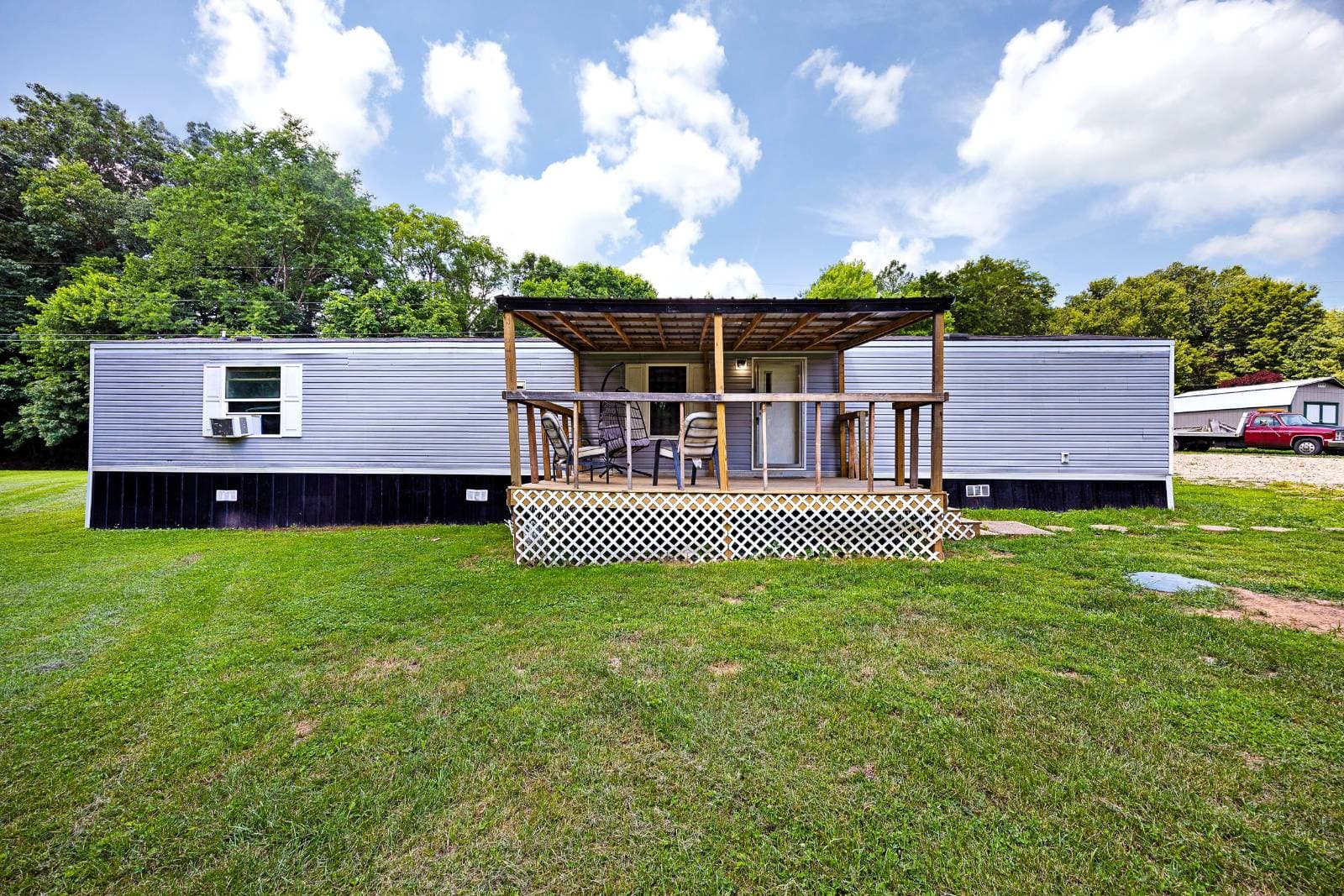 Manufactured home in Gravel Switch, KY 40328