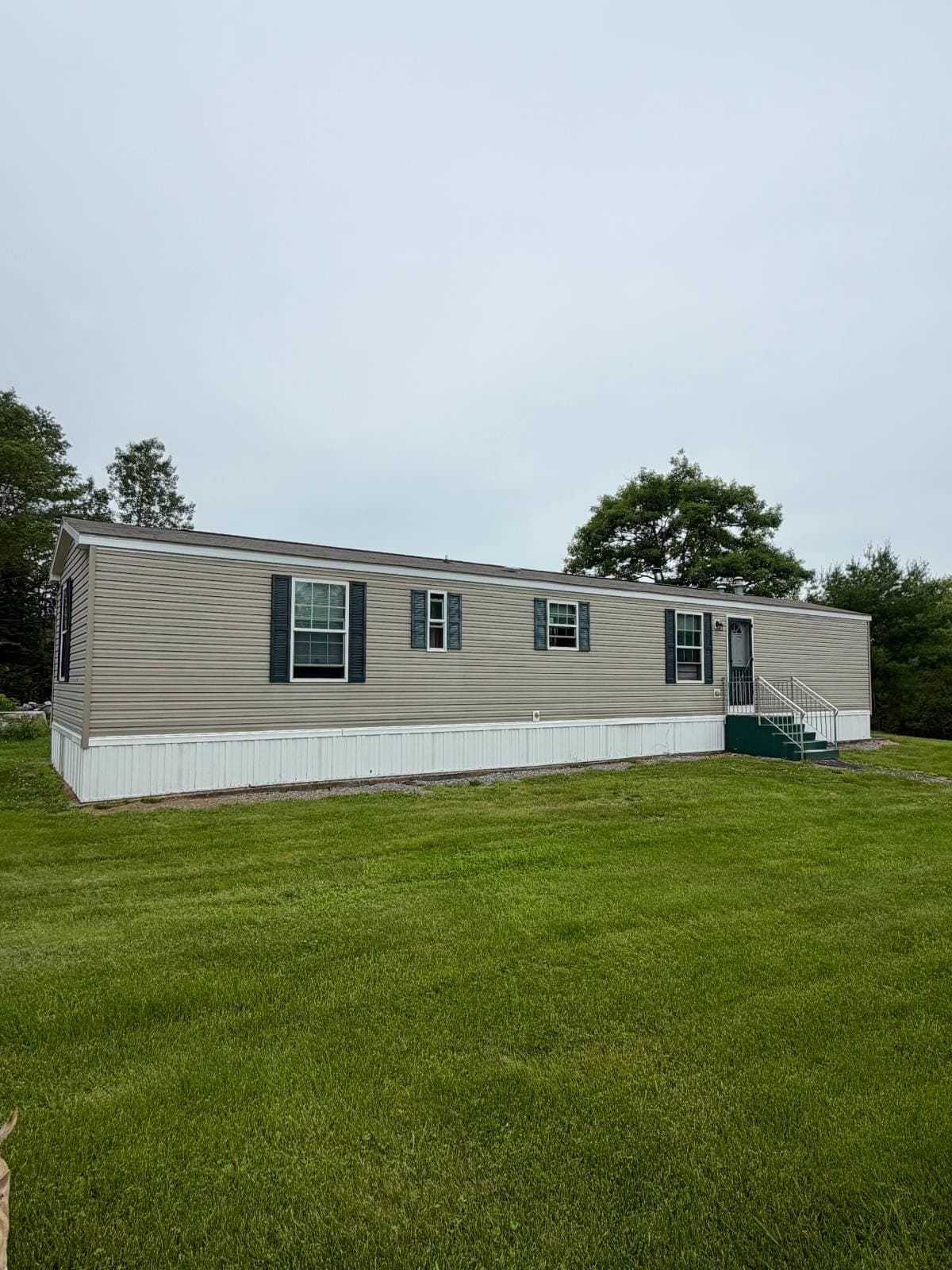 Manufactured home in Topsham, ME 04086