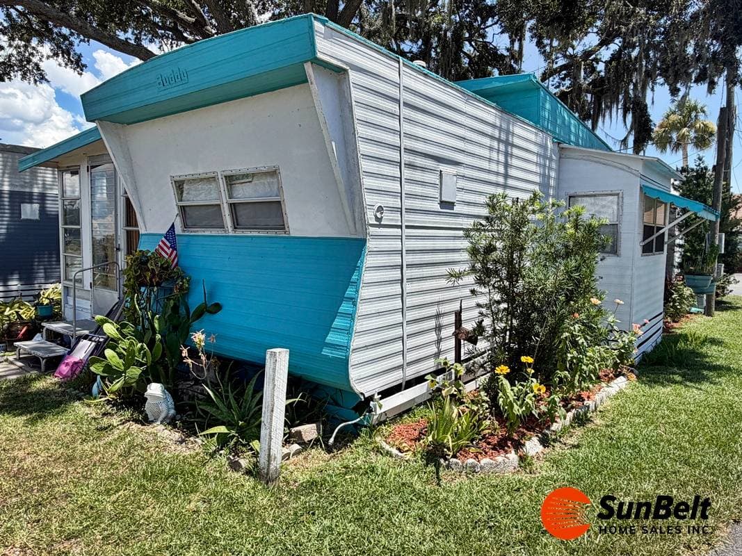 Manufactured home in Eustis, FL 32726