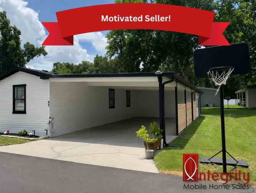 Manufactured home in Ocala, FL 34479