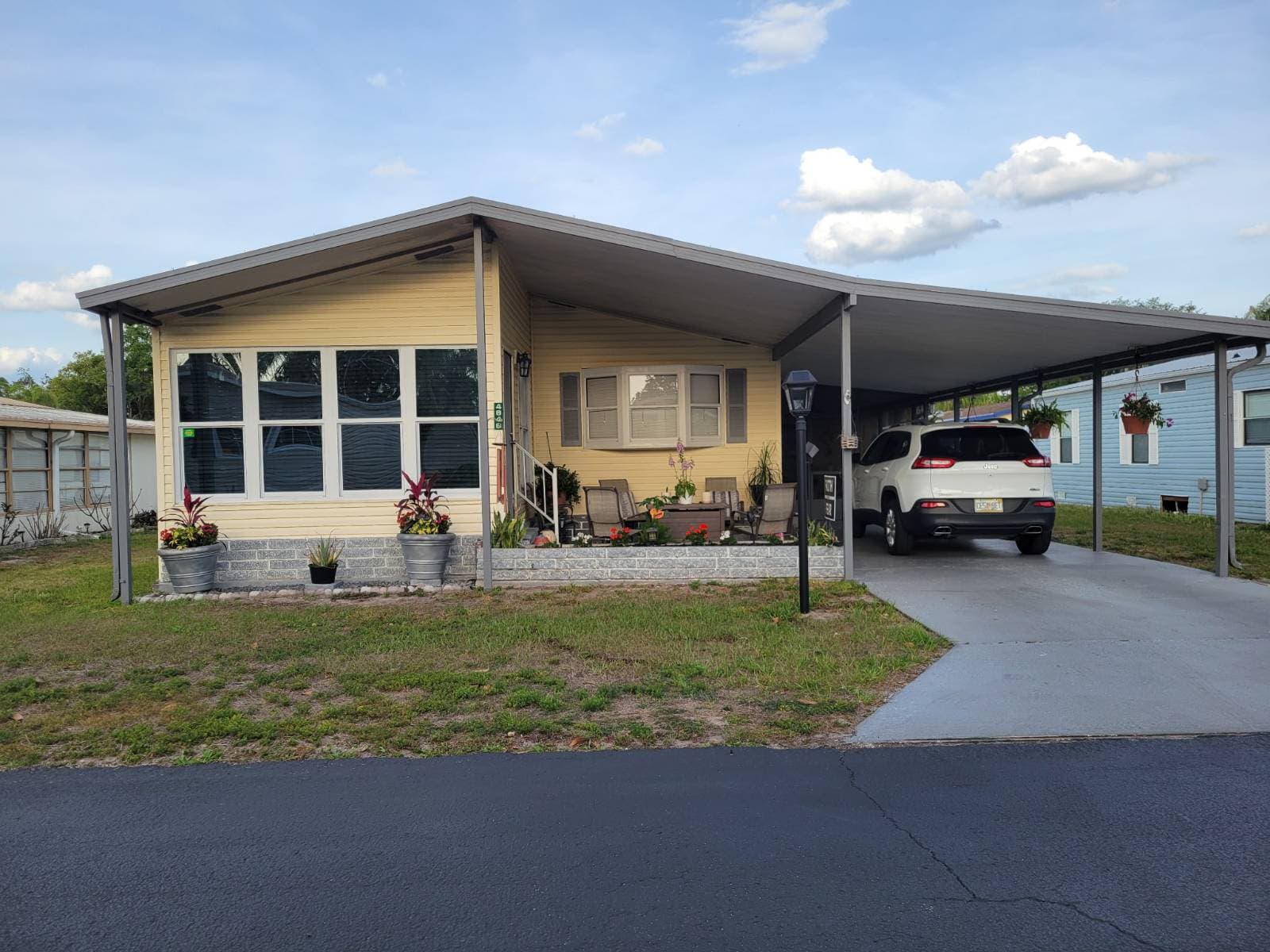 Manufactured home in Zephyrhills, FL 33541