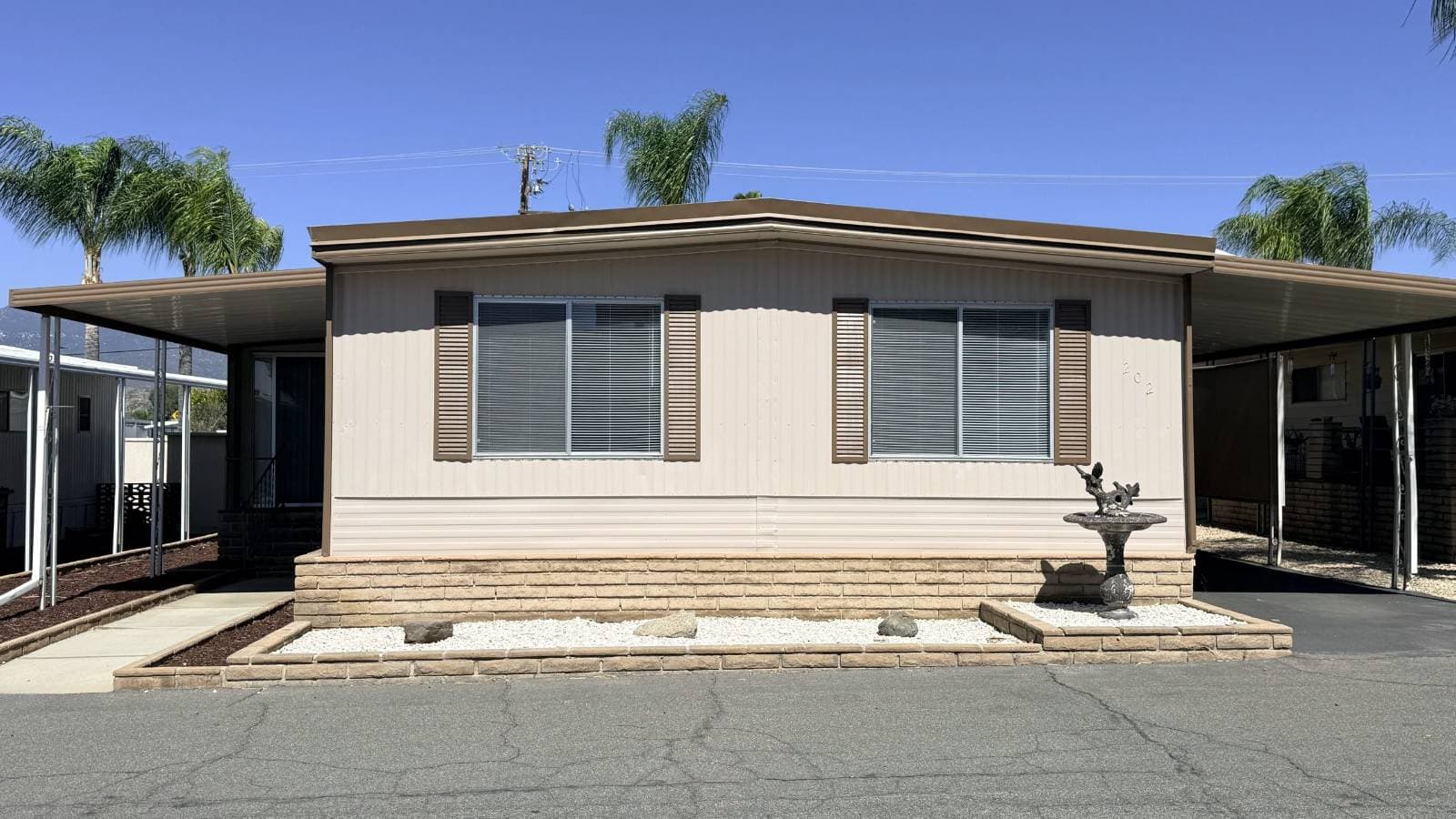 Manufactured home in Hemet, CA 92544