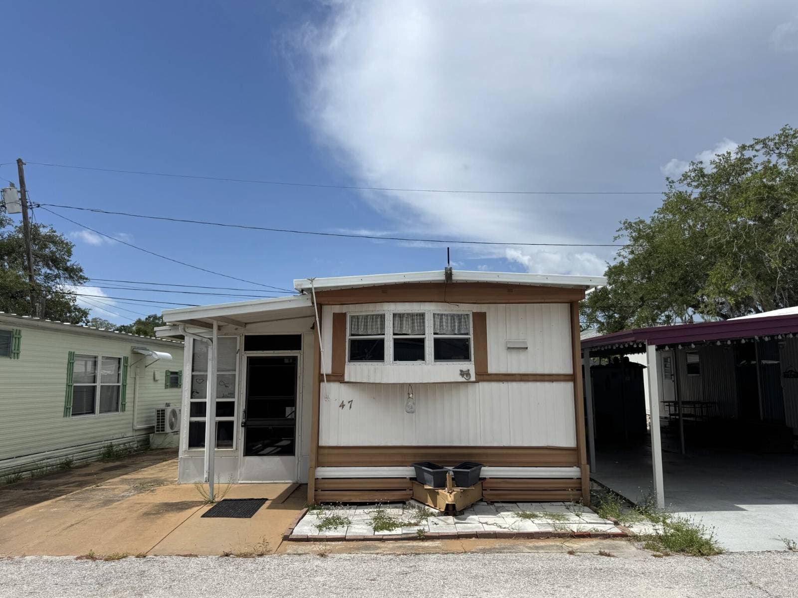 Manufactured home in Tarpon Springs, FL 34689