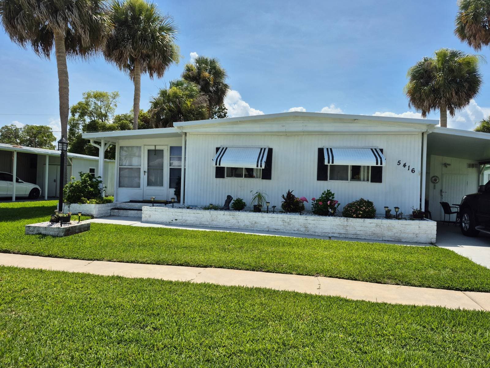 Manufactured home in Port Orange, FL 32127
