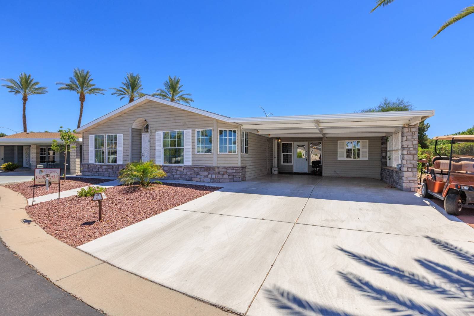 Manufactured home in Mesa, AZ 85209