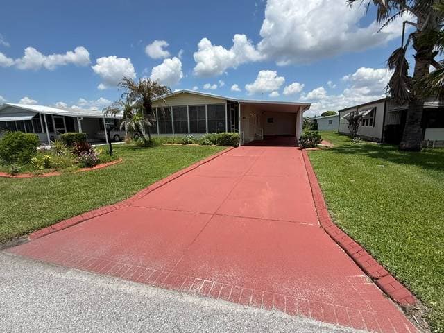 Manufactured home in Lake Wales, FL 33859