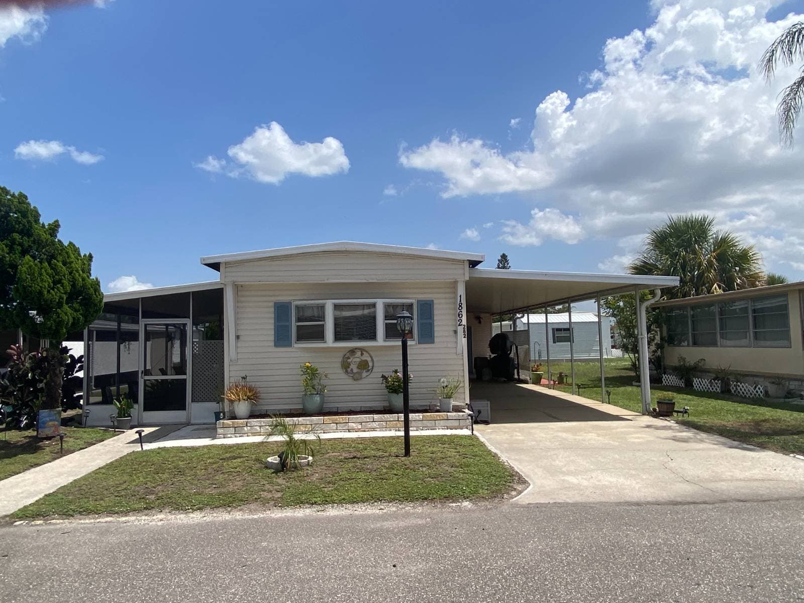 Manufactured home in Ruskin, FL 33570