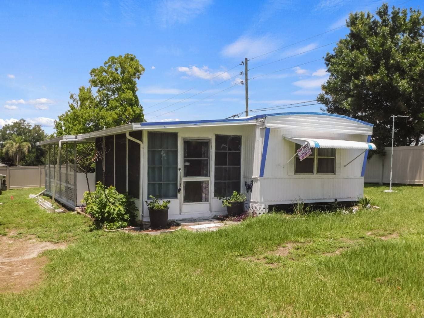 Manufactured home in Zephyrhills, FL 33541