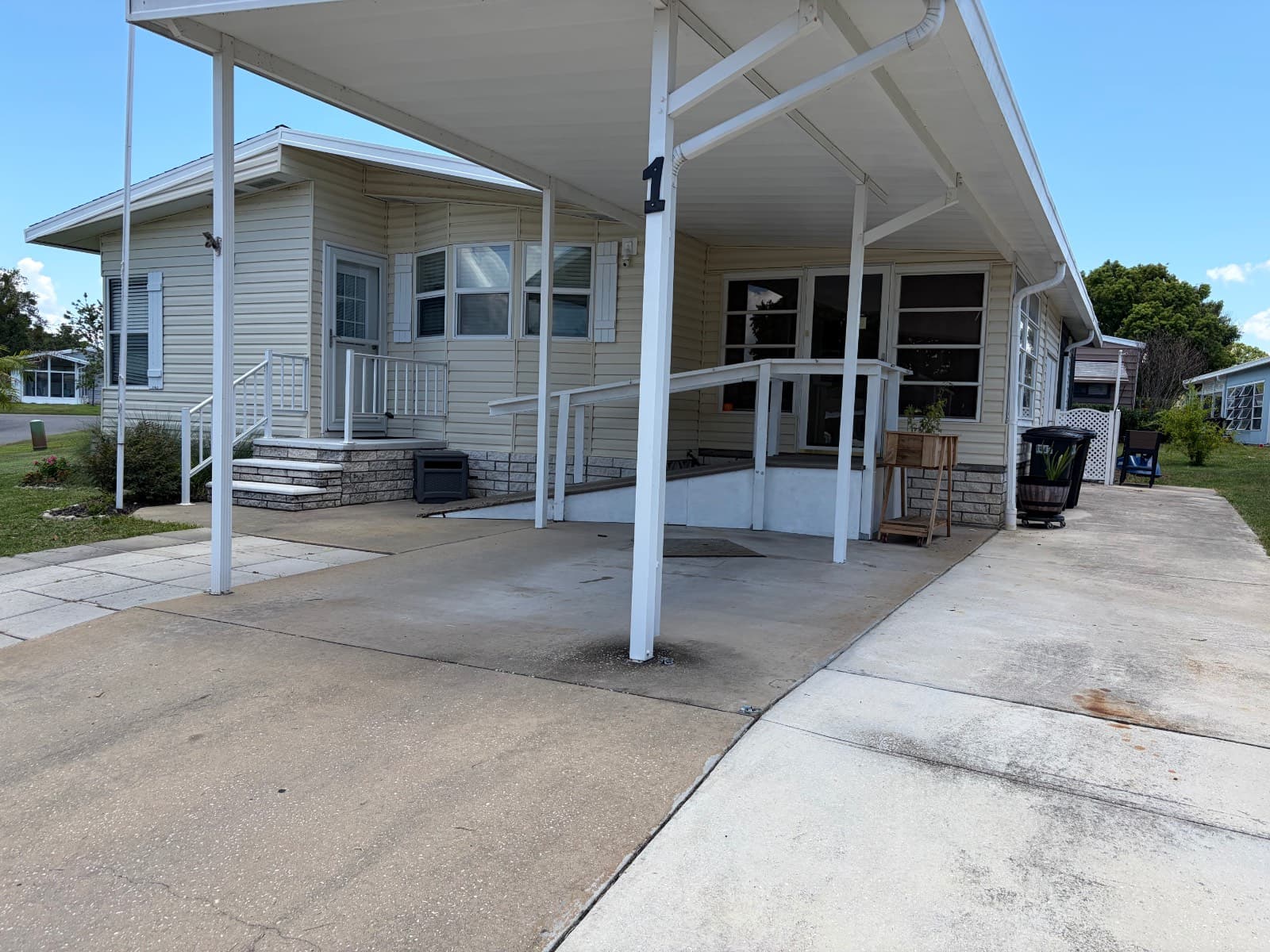 Manufactured home in Leesburg, FL 34788