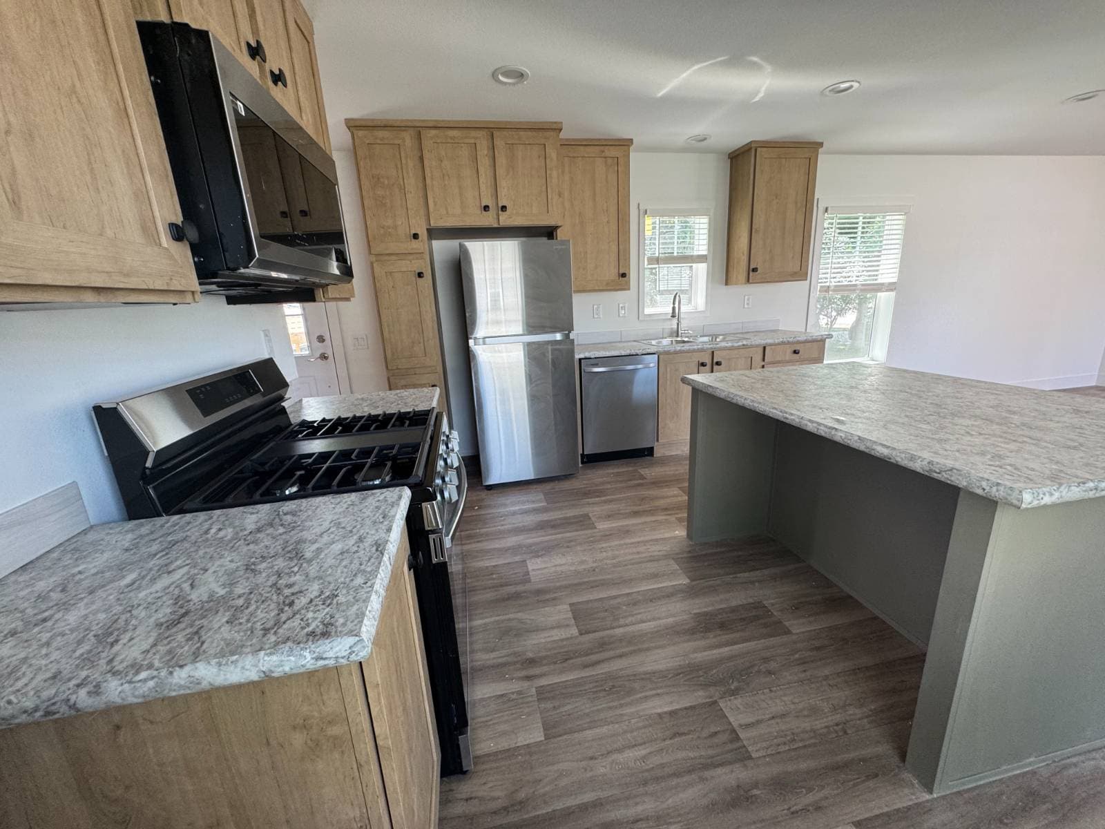Manufactured home in Dickinson, ND 58601