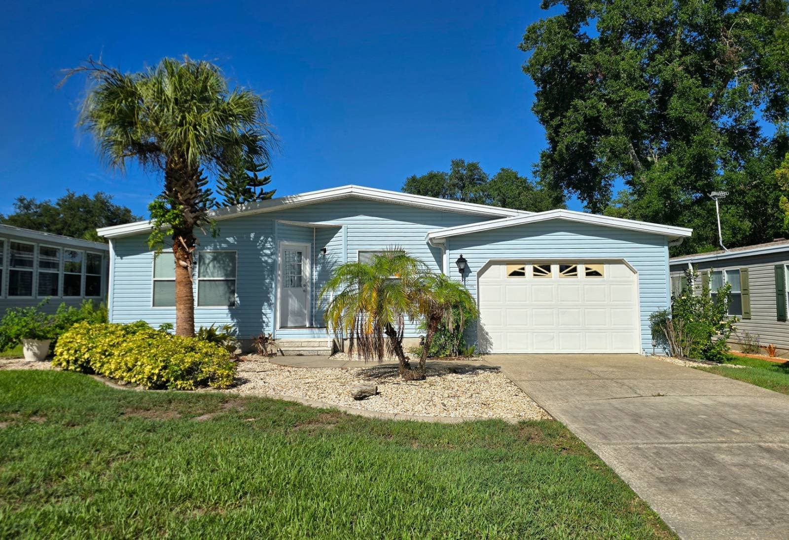 Manufactured home in Avon Park, FL 33825
