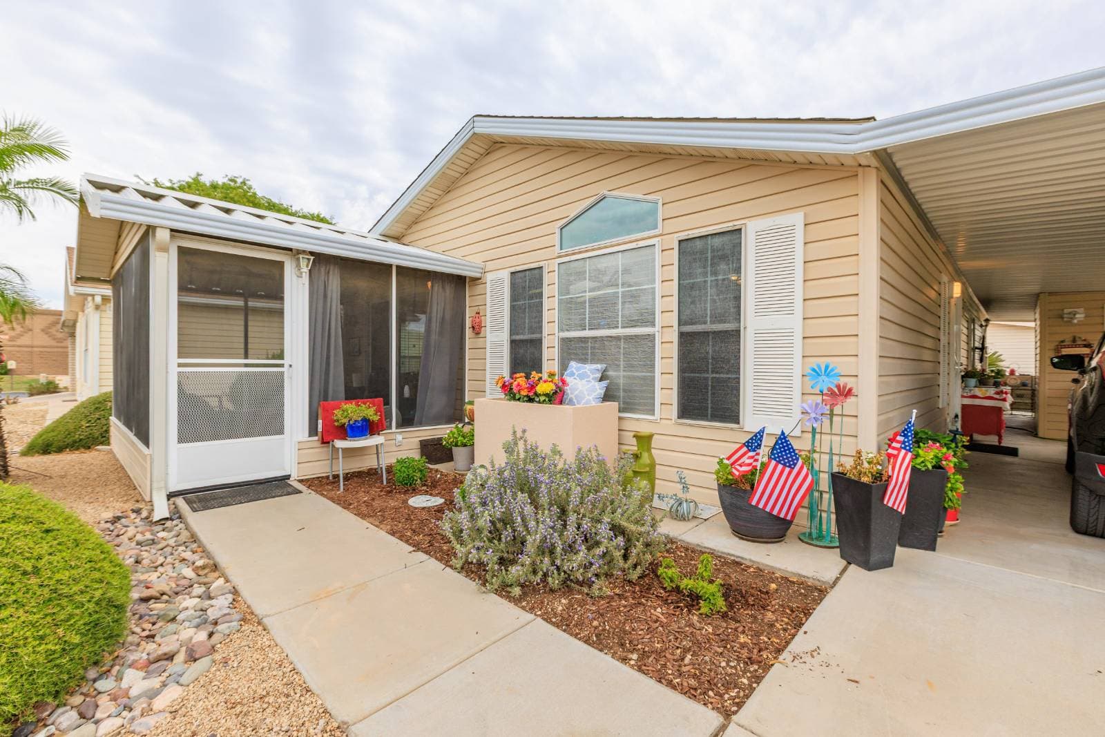 Manufactured home in Mesa, AZ 85209