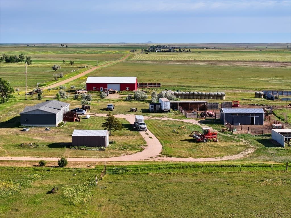 Manufactured home in Newell, SD 57760