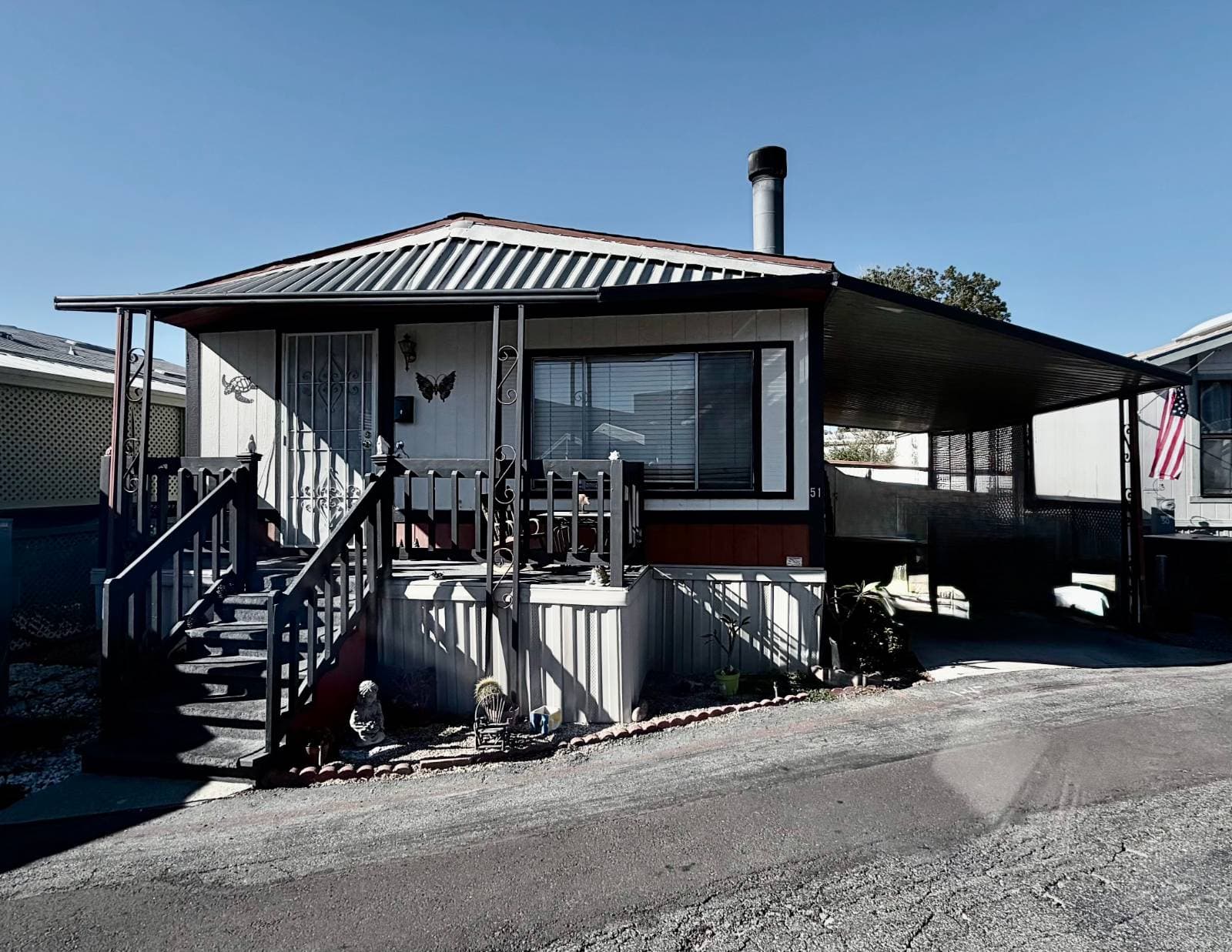 Manufactured home in Huntington Beach, CA 92647