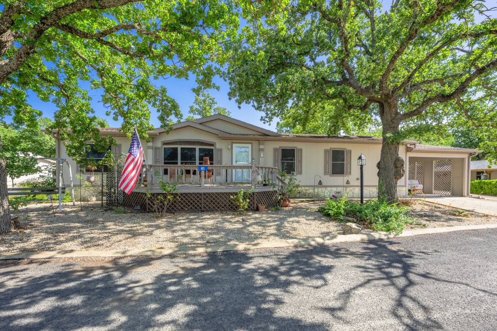 Manufactured home in Kerrville, TX 78028