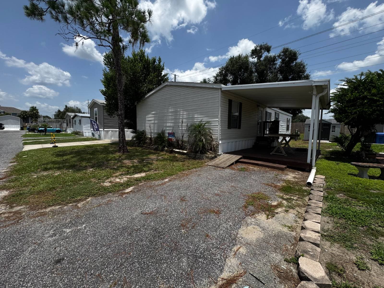 Manufactured home in Tampa, FL 33637
