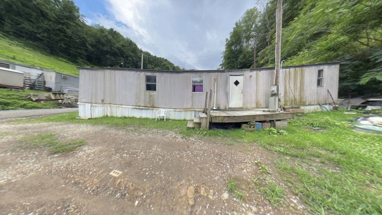 Manufactured home in Belfry, KY 41514