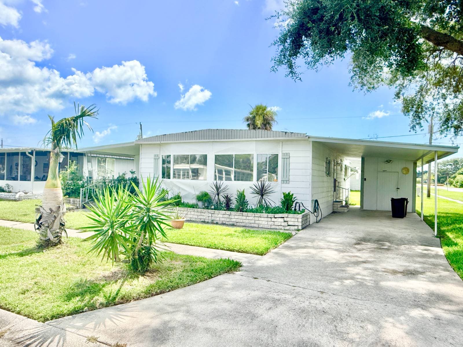 Manufactured home in Port Orange, FL 32127