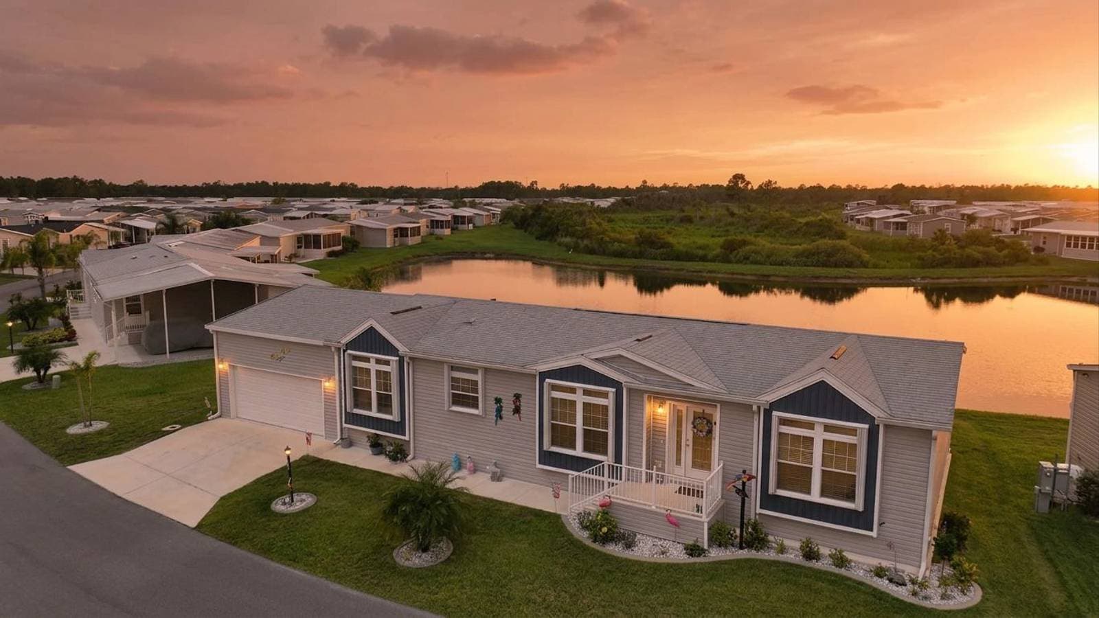 Manufactured home in Lake Suzy, FL 34269