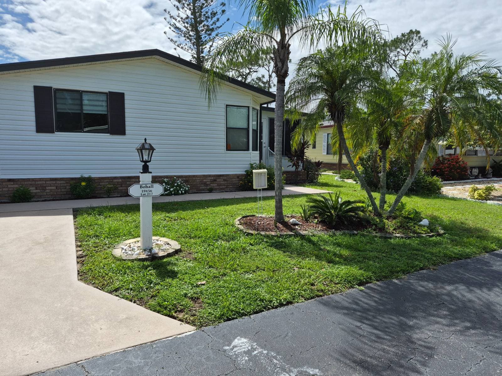 Manufactured home in North Fort Myers, FL 33917