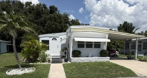 Manufactured home in Sarasota, FL 34234