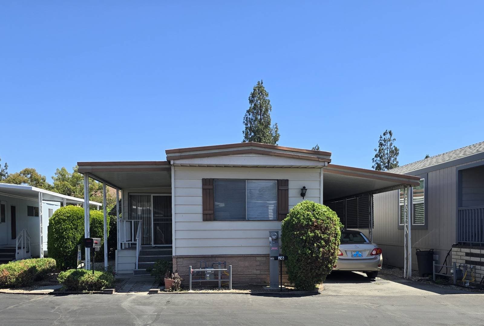 Manufactured home in Azusa, CA 91702