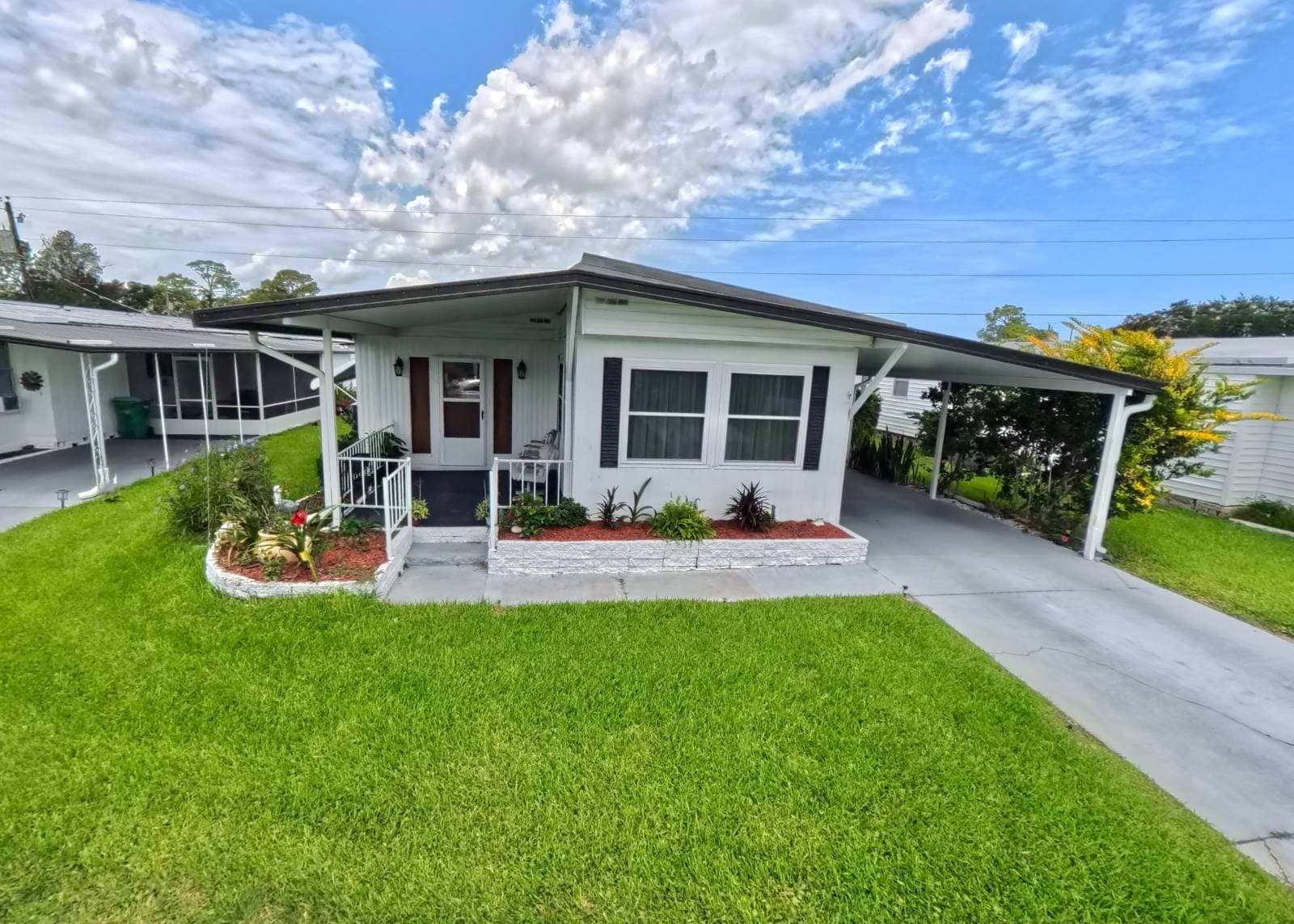 Manufactured home in Daytona Beach, FL 32119